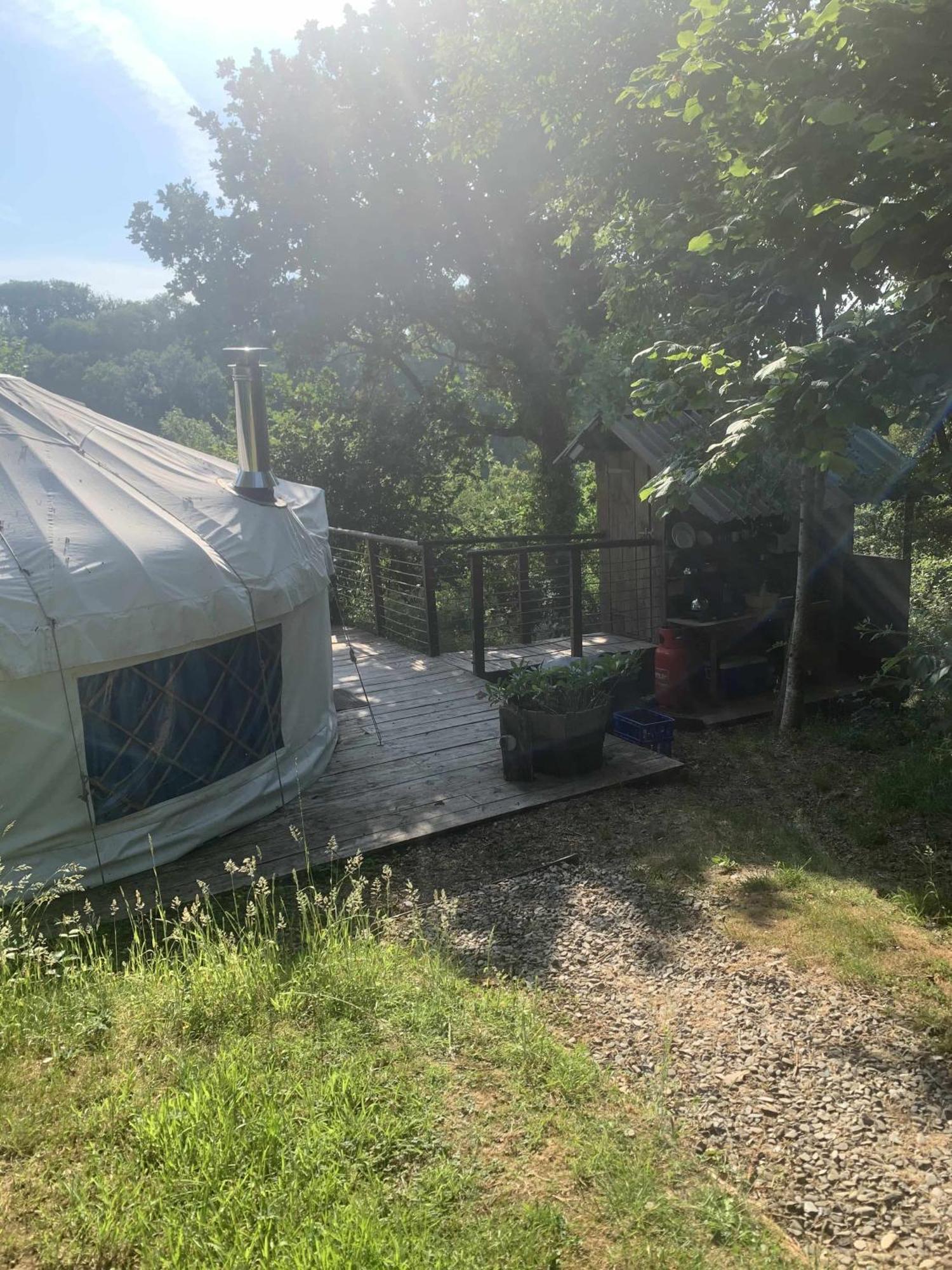 Hotel Ceridwen Glamping, Double Decker Bus And Yurts Llandysul Esterno foto