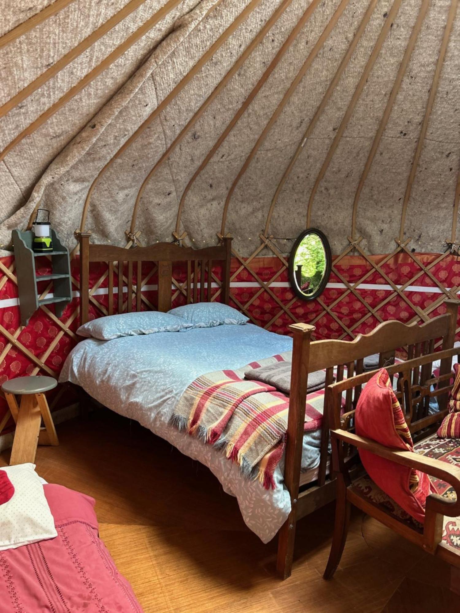 Hotel Ceridwen Glamping, Double Decker Bus And Yurts Llandysul Esterno foto