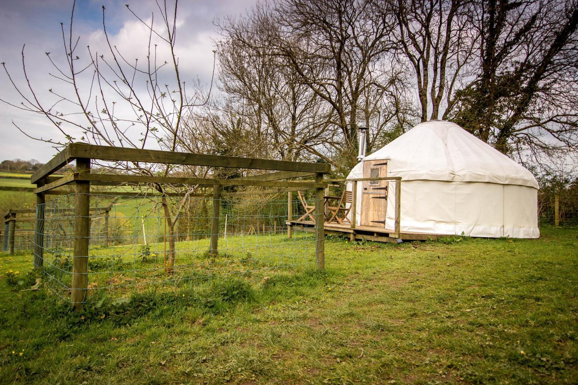 Hotel Ceridwen Glamping, Double Decker Bus And Yurts Llandysul Esterno foto