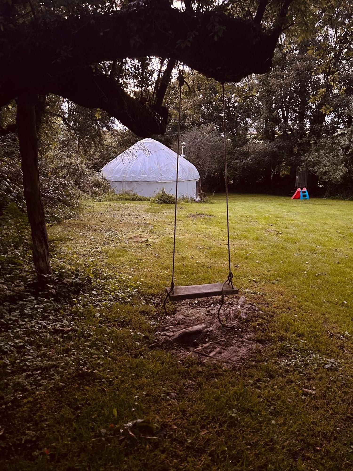 Hotel Ceridwen Glamping, Double Decker Bus And Yurts Llandysul Esterno foto