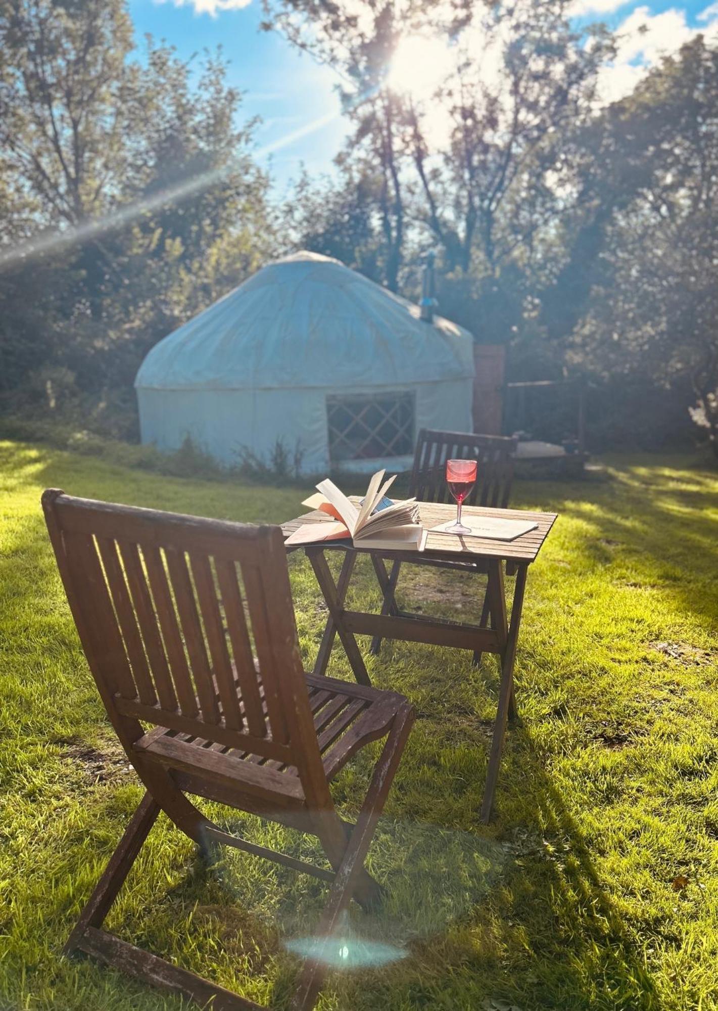 Hotel Ceridwen Glamping, Double Decker Bus And Yurts Llandysul Esterno foto