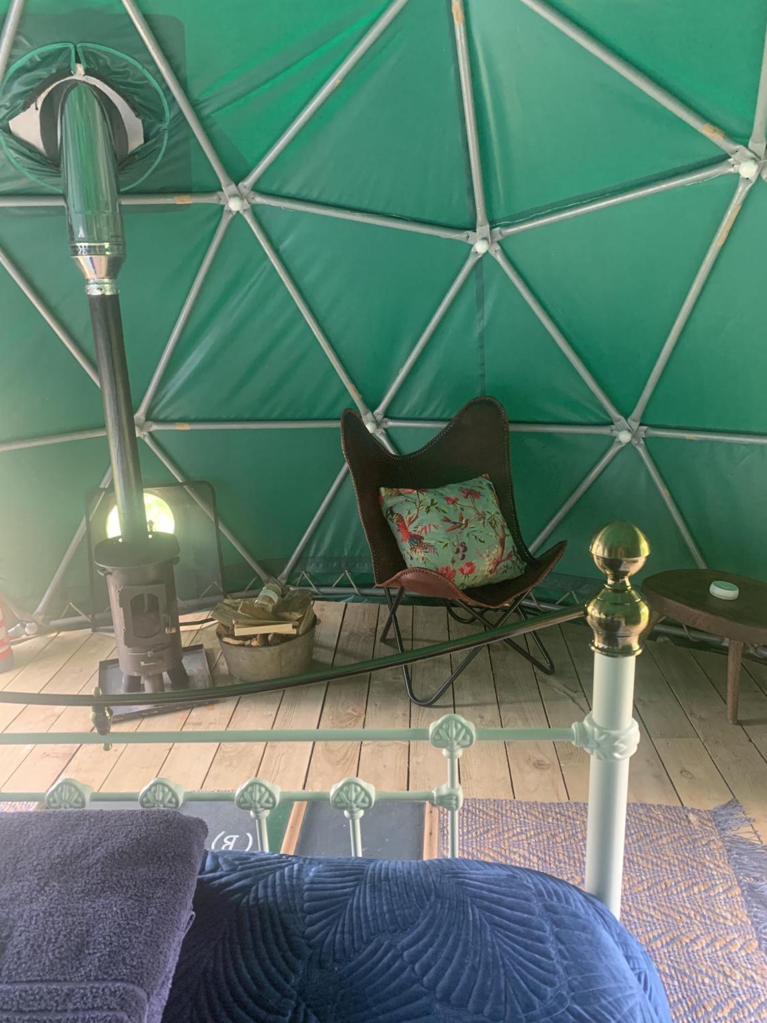 Hotel Ceridwen Glamping, Double Decker Bus And Yurts Llandysul Esterno foto