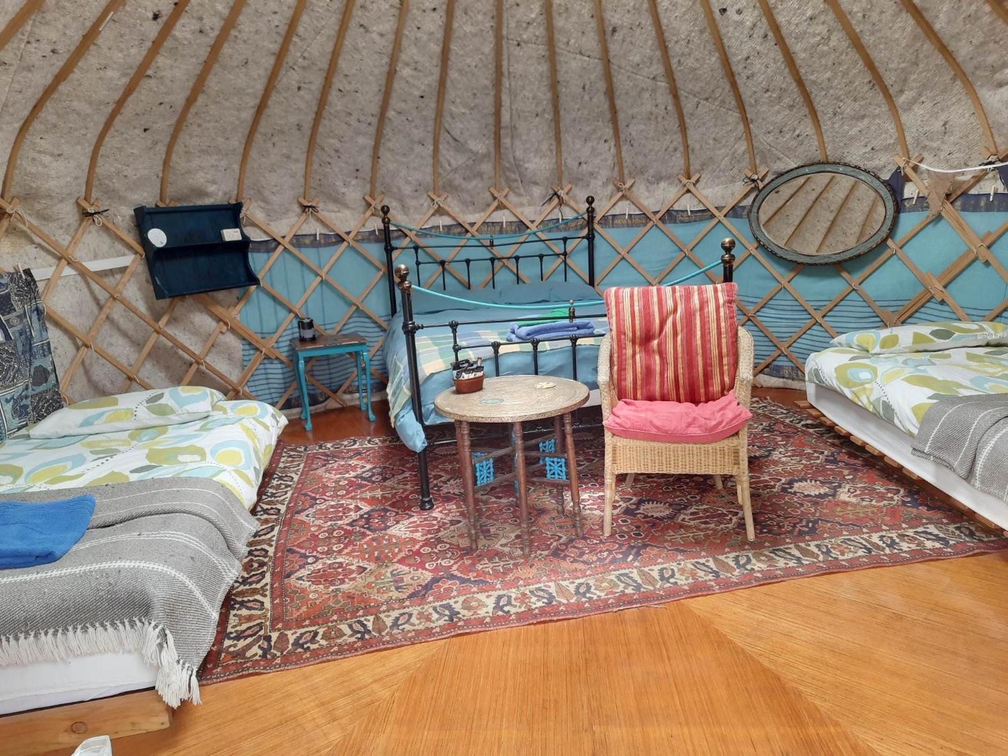 Hotel Ceridwen Glamping, Double Decker Bus And Yurts Llandysul Esterno foto
