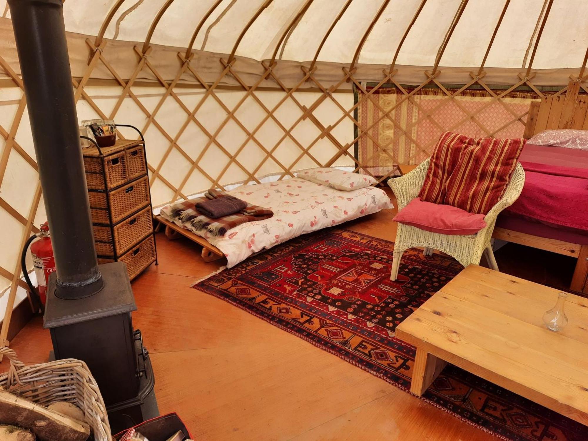 Hotel Ceridwen Glamping, Double Decker Bus And Yurts Llandysul Esterno foto