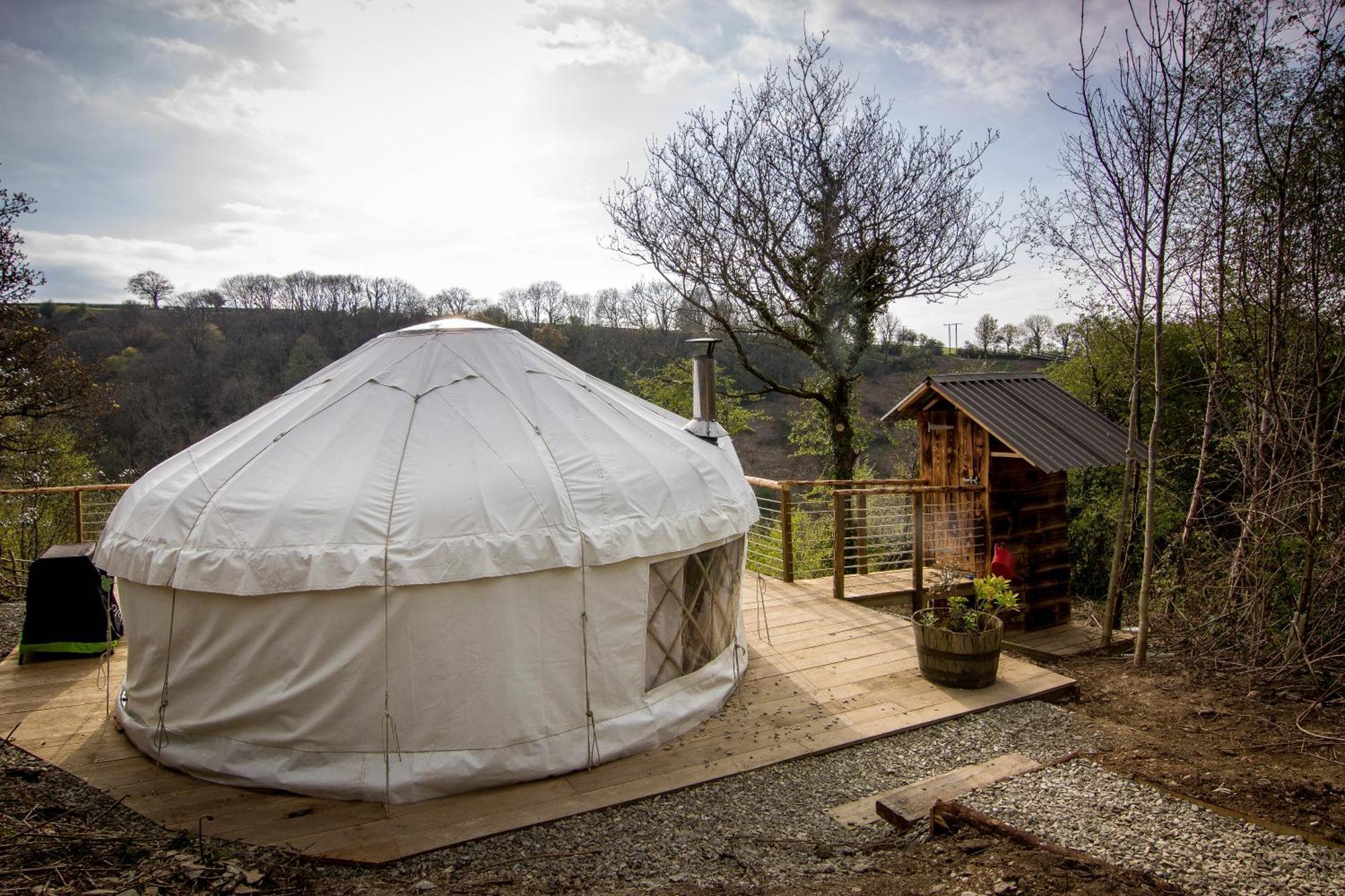 Hotel Ceridwen Glamping, Double Decker Bus And Yurts Llandysul Esterno foto