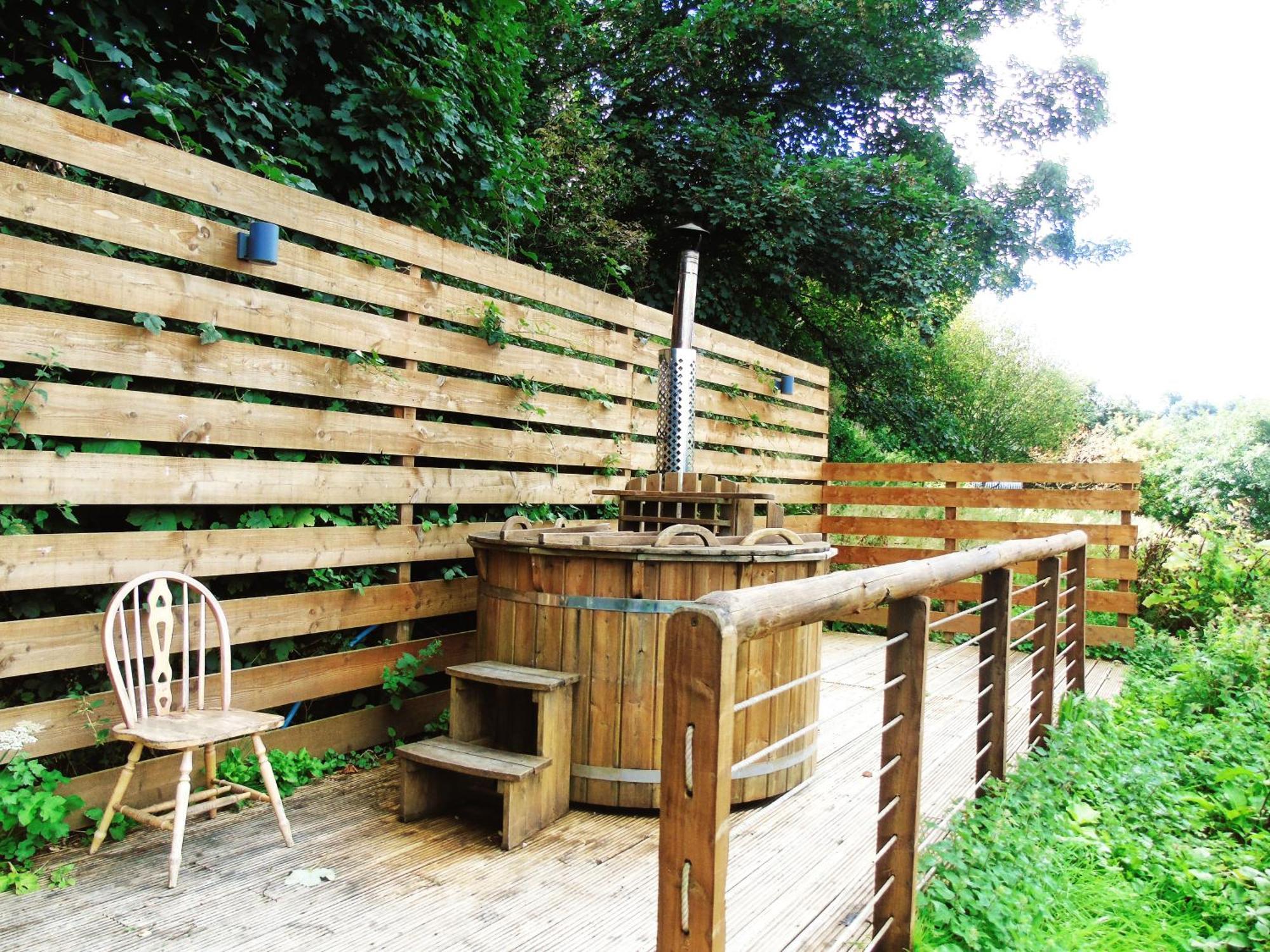Hotel Ceridwen Glamping, Double Decker Bus And Yurts Llandysul Esterno foto