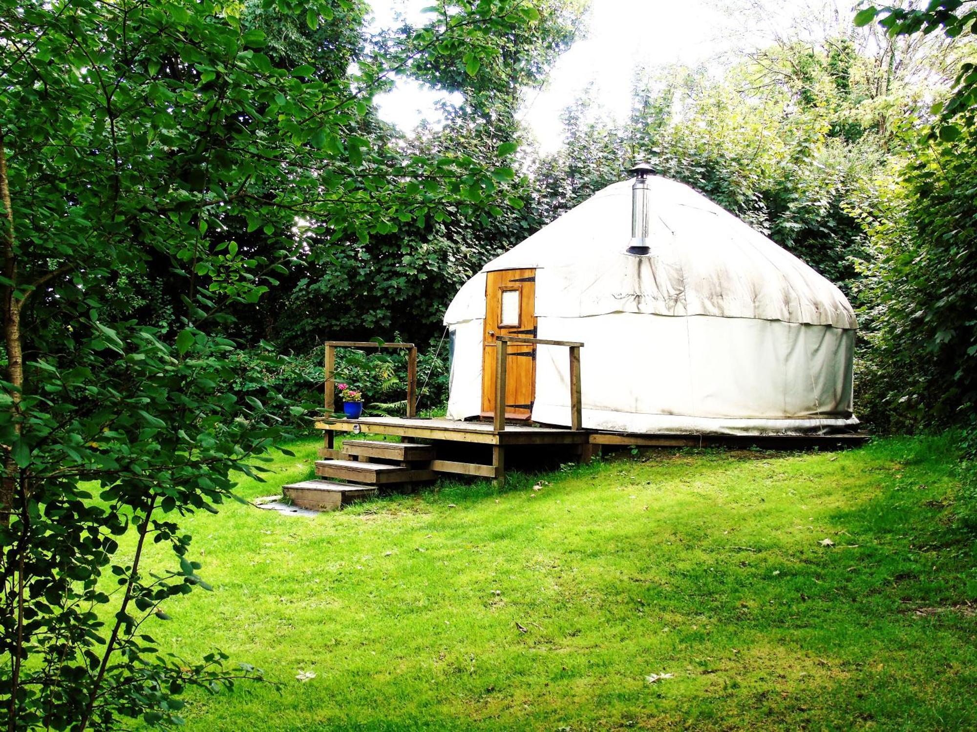 Hotel Ceridwen Glamping, Double Decker Bus And Yurts Llandysul Esterno foto