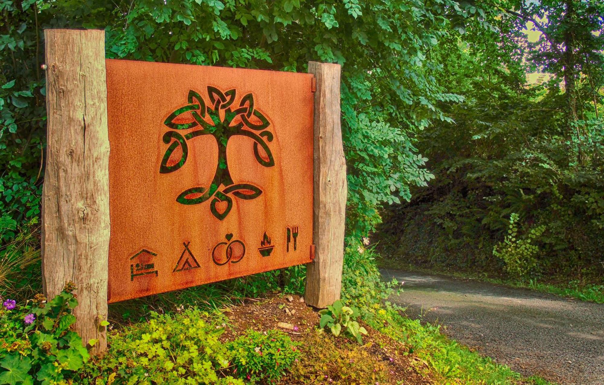 Hotel Ceridwen Glamping, Double Decker Bus And Yurts Llandysul Esterno foto