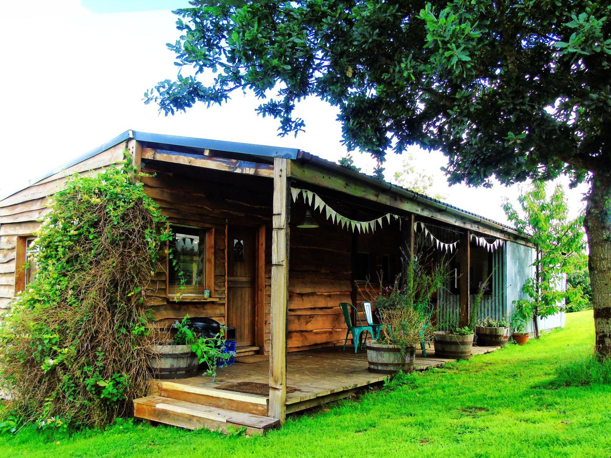 Hotel Ceridwen Glamping, Double Decker Bus And Yurts Llandysul Esterno foto
