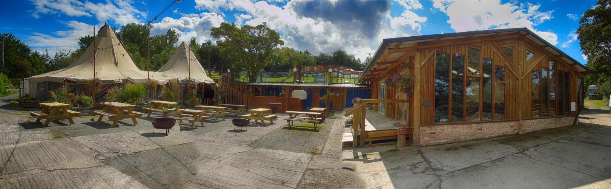 Hotel Ceridwen Glamping, Double Decker Bus And Yurts Llandysul Esterno foto