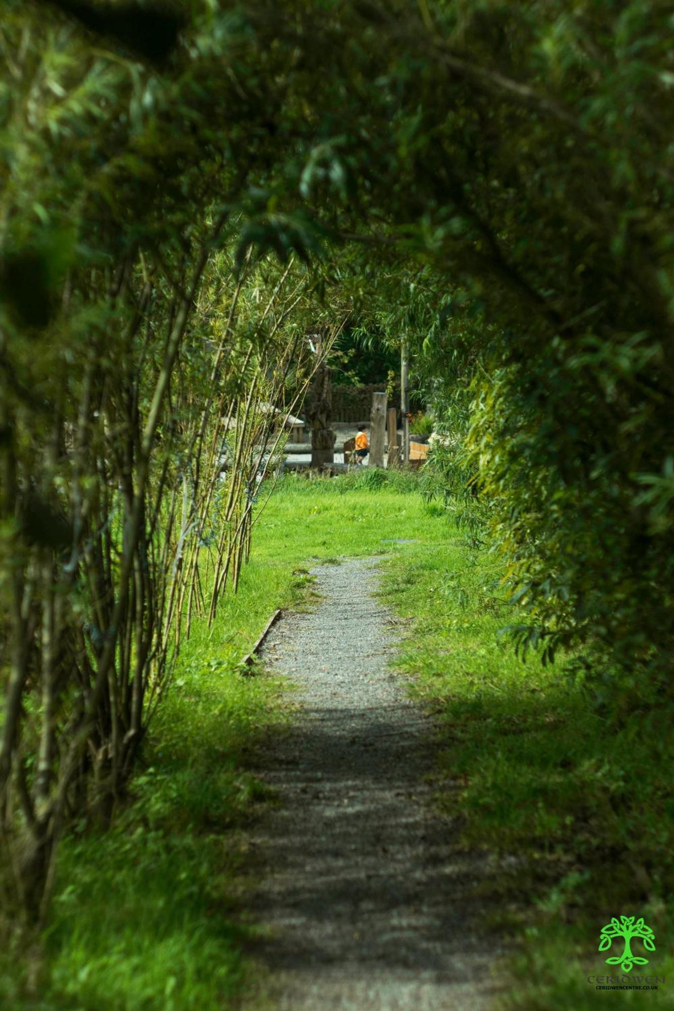 Hotel Ceridwen Glamping, Double Decker Bus And Yurts Llandysul Esterno foto